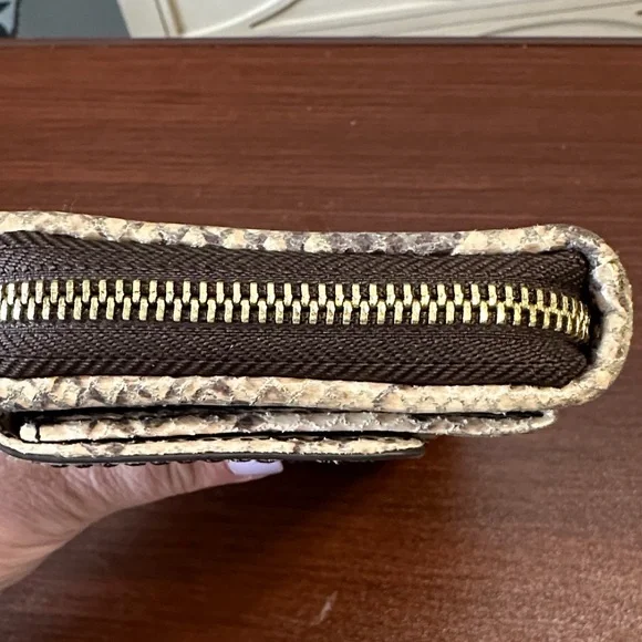 Nine West Elegant Snake Print Wallet carry alone or as wallet EUC - Picture 6 of 9